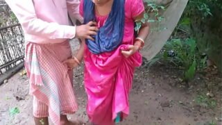 Indian Mumbai hot girlfriend gets happy fucking her pussy