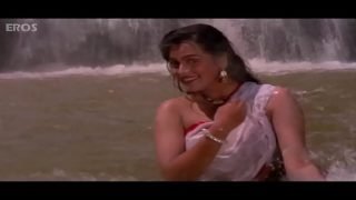 Padmini Kolhapure – hot Video